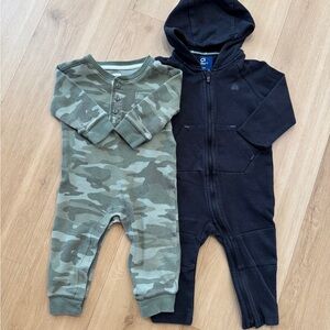 Baby Gap Camouflage and Black Kids Zip-Up One Piece Set 12-18M